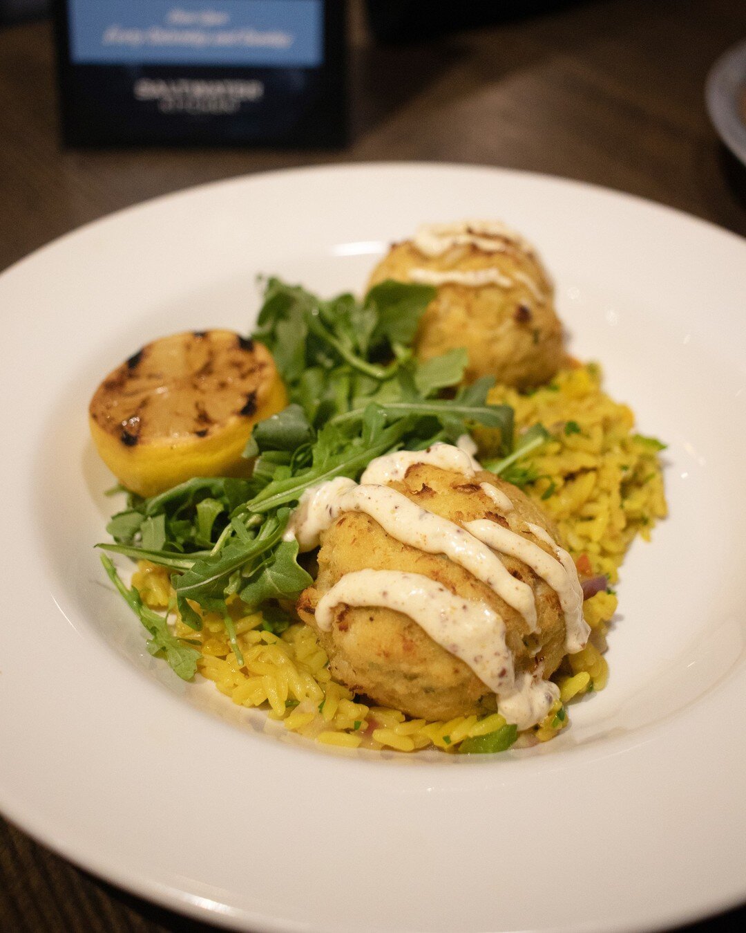 Crab cakes on a Thursday? Yes please! 😍
#saltwaterkitchen #saltwater #getsalty #gvl #gvl360 #lunchgvl #greenvillelunch #menudrop #gvllunchspot #lunchspot #gvlfood #gvlfoodies #greenvilleseafood #drinkupgreenville #peachdish #summerpeachfest #groupe